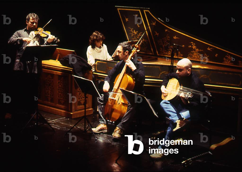 Bild von Fotografie "Fabio Biondi - Porträt des italienischen Dirigenten und Geiger proben mit der Europa Gala