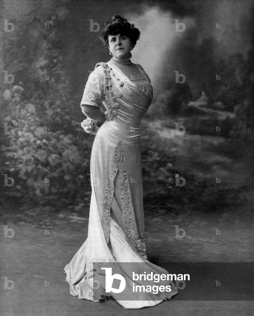 Der französische Komiker Augustine Leriche (1860-1938) als Aglaure Bretisel im Stück "Un coup de foudre" von L