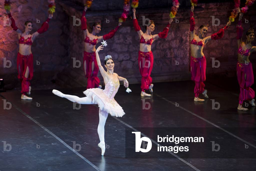Bild von Fotografie "Das Lettische Nationalballett spielt Le Corsaire (Foto)" von Daniel González Acuña