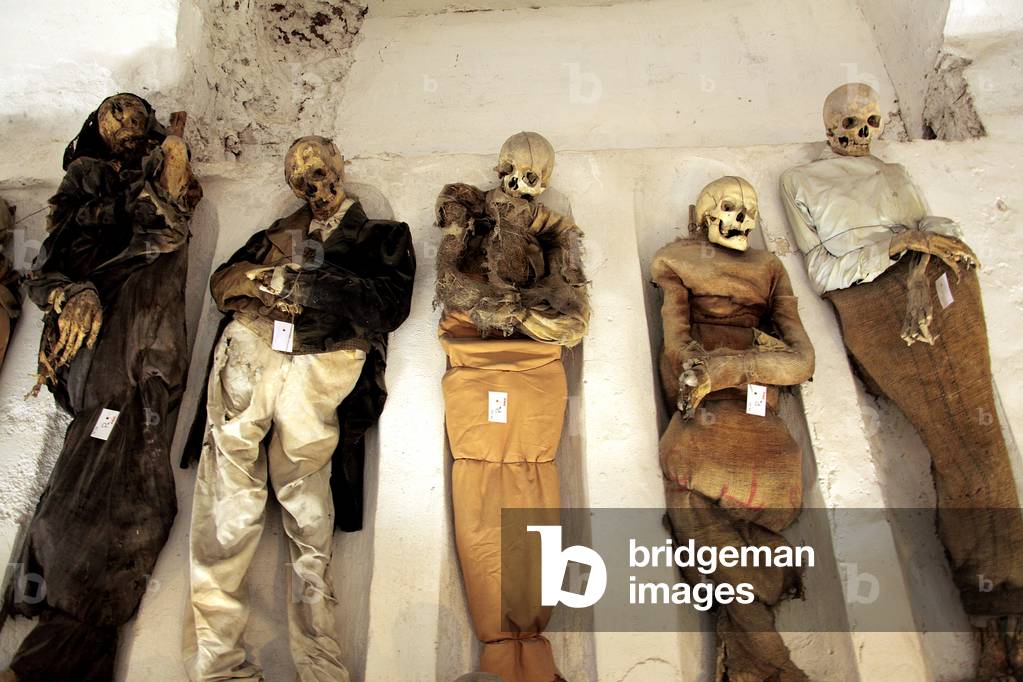 "Cadaveri mummificati nel Convento dei Cappuccini di Palermo (foto)"
