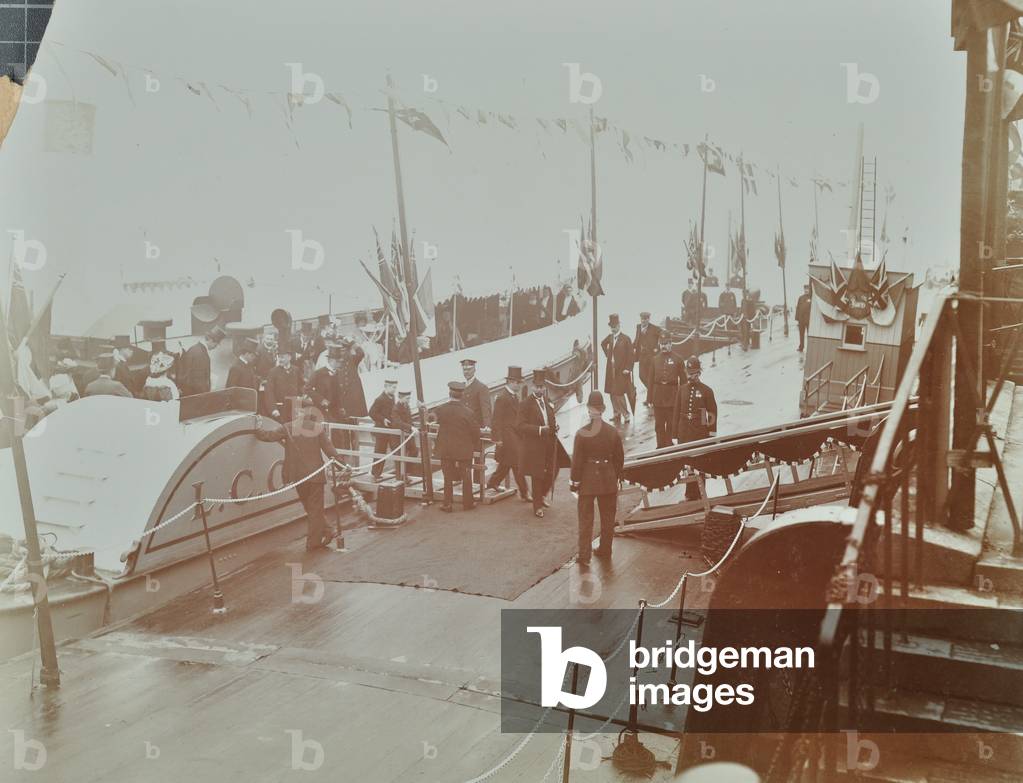 Immagine di Fotografia "Inaugurazione del servizio di battello a vapore da Sua Altezza Reale l'allora Principe