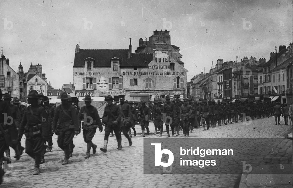 "Truppe americane analizza a Meaux" 1918, b/w
