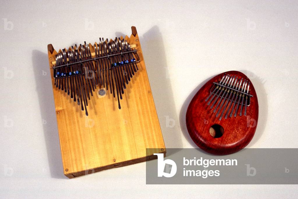 Bild von Fotografie "Sanzas - Afrikanisch (Kamerun)" von Odile Noel