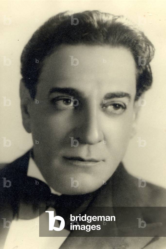 "Tito Schipa firmato ritratto" 1939 di Unknown photographer, b/w