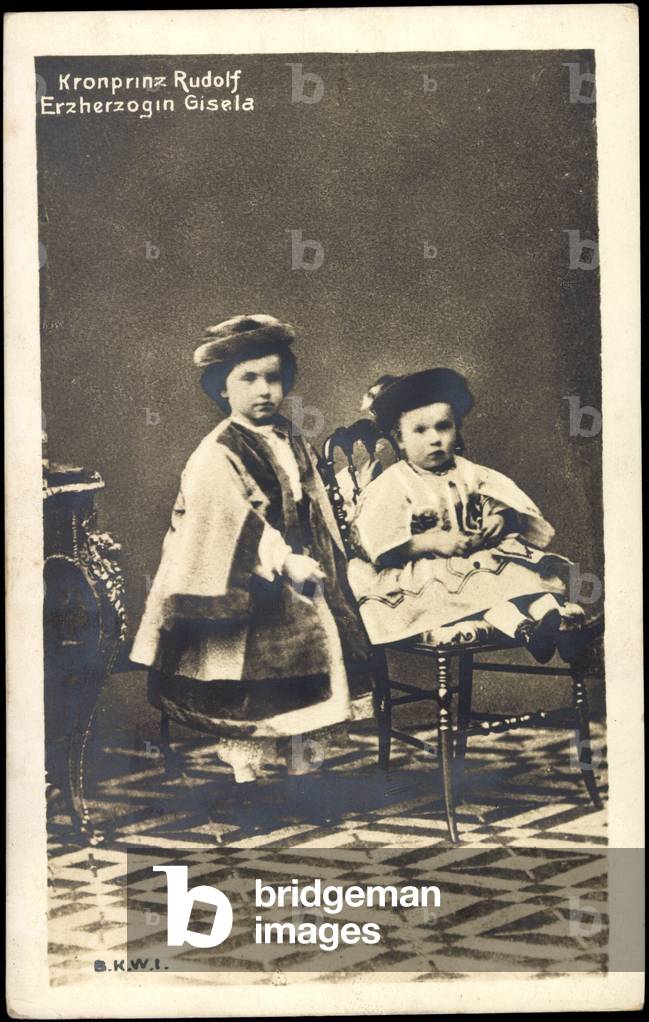 Ak Kronprinz Rudolf, Erzherzogin Gisela als Kinder in Trachten  (b/w photo)