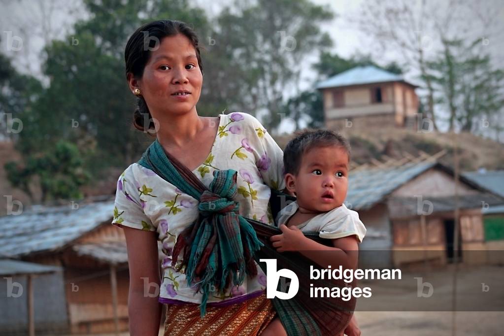 Immagine di Fotografia "Una madre e suo figlio. Bandarban"