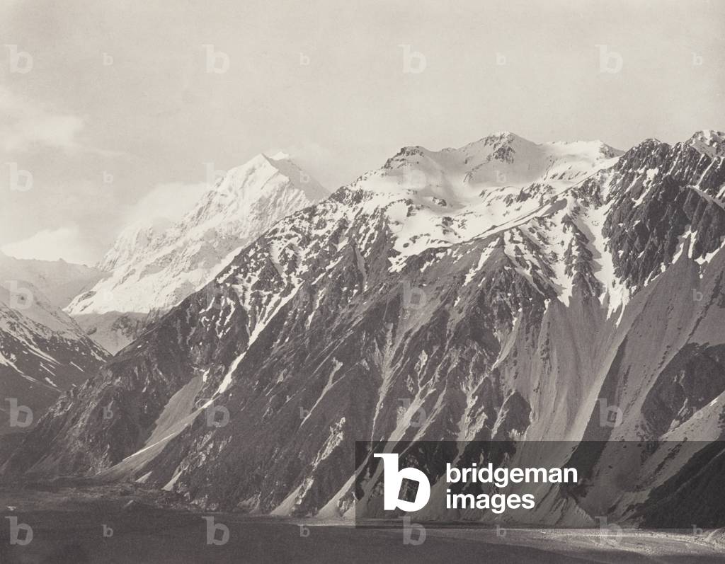 Immagine di Fotografia "Mts Cook e Wakefield da Mt Sebastopol", 1920s di Harry Moult