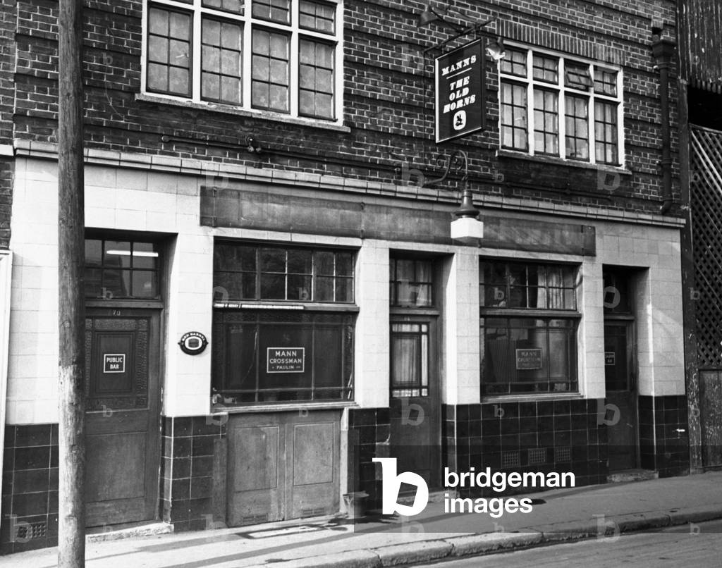 Image of Pubs frequented by The Krays. The Old Horns, Warner Place.