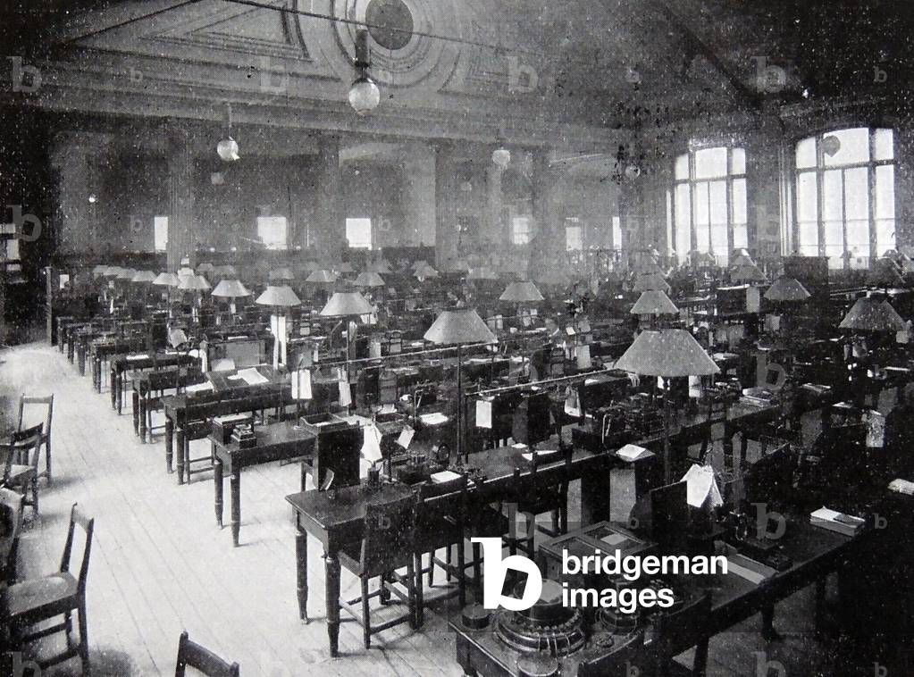 Immagine di Fotografia "Sala operatoria telegrafica" 1896