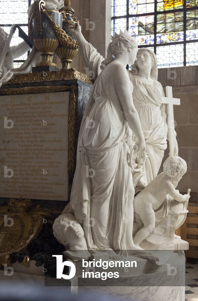 Cathedral (Cathédrale Saint-Etienne). Interior. Radiating chapel (Chapelle Sainte-Colombe). Mausoleum (Mausolé