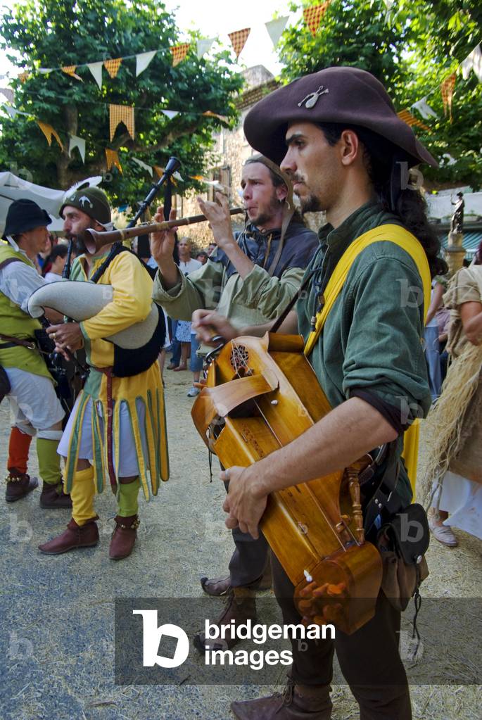 Immagine di Fotografia "Musicisti in costume medievale" di Odile Noel