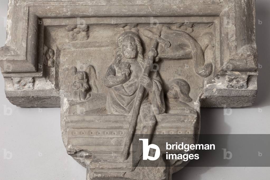 Image of Sculpture depicting Cathedral collection. Voussoir of a fireplace (Claveau central de cheminée). Resu
