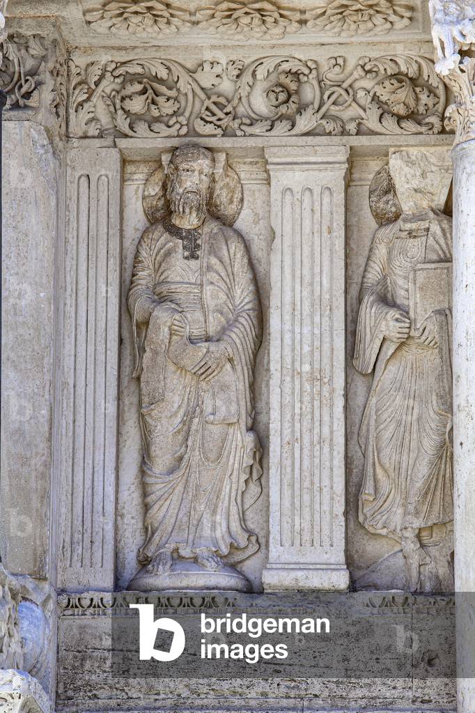 Portale della chiesa abbaziale di Saint-Gilles. Gard, Francia