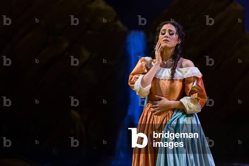 Immagine di Fotografia "Leonor Bonilla nel ruolo della signorina Lucia nell'opera 'Lucia di Lammermoor'" di Da