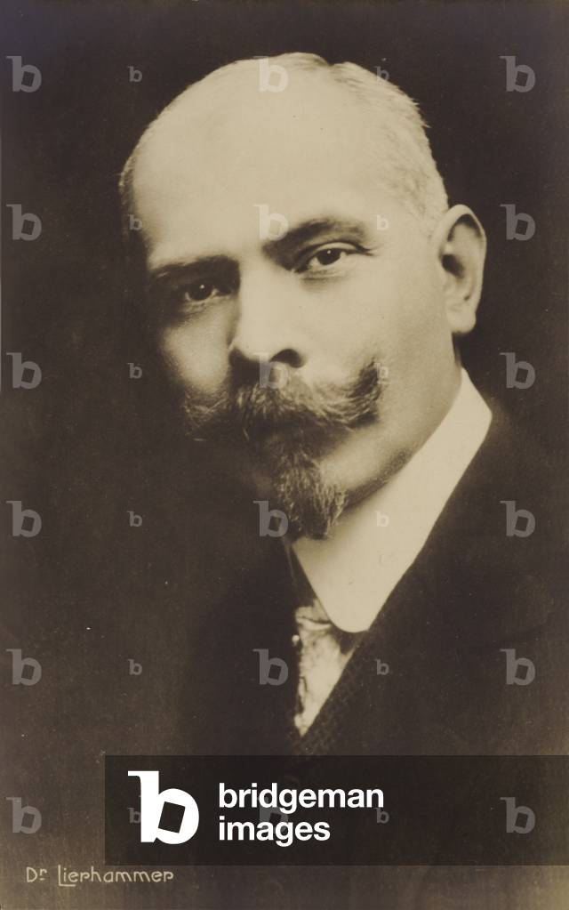 Immagine di Fotografia "Ritratto del Dr. Theodor Lierhammer (foto b/n)" di Polish Photographer, b/w