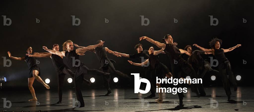 Immagine di Fotografia "Debutto di Acosta Danza a Sadler's Wells. Londra" di Tom Bowles, b/w