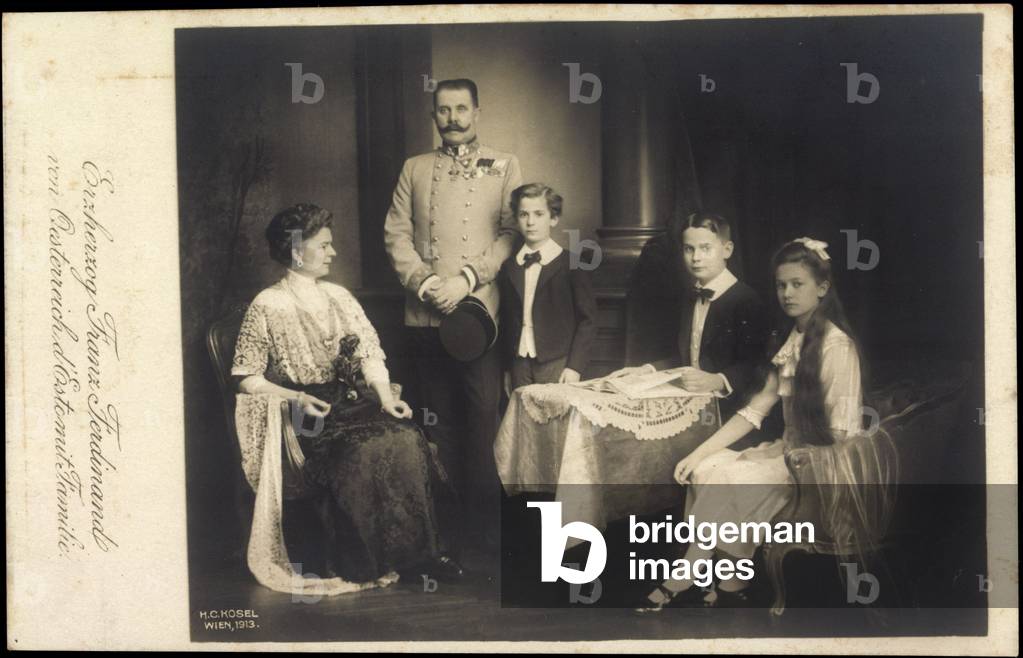 Bild von Fotografie "Ak Erzherzog Franz Ferdinand von Österreich d'Este mit Familie  (b/w photo)" von German P