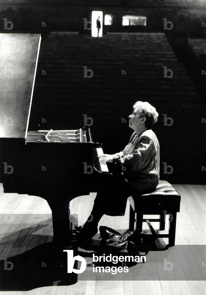 "Alicia de Larrocha suona il pianoforte", b/w