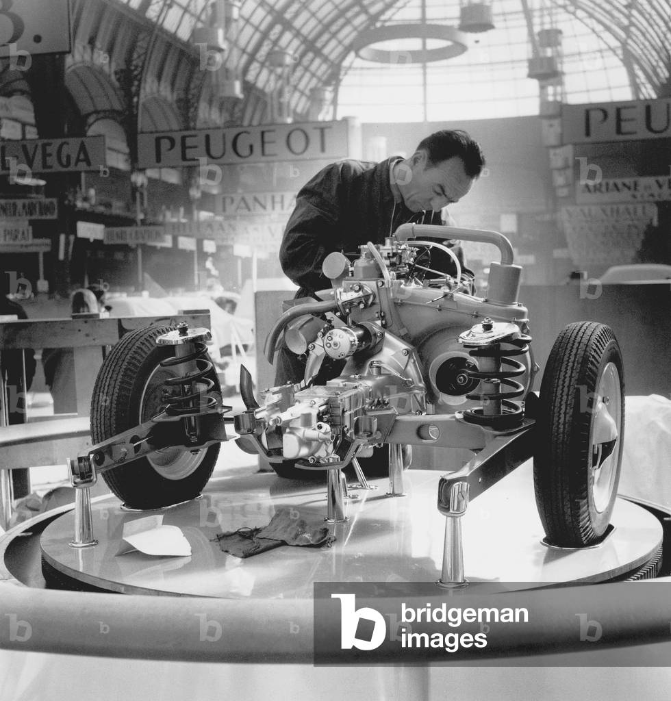 Image of Fiat Engine Presented at Paris Motor Show (Grand Palais) October