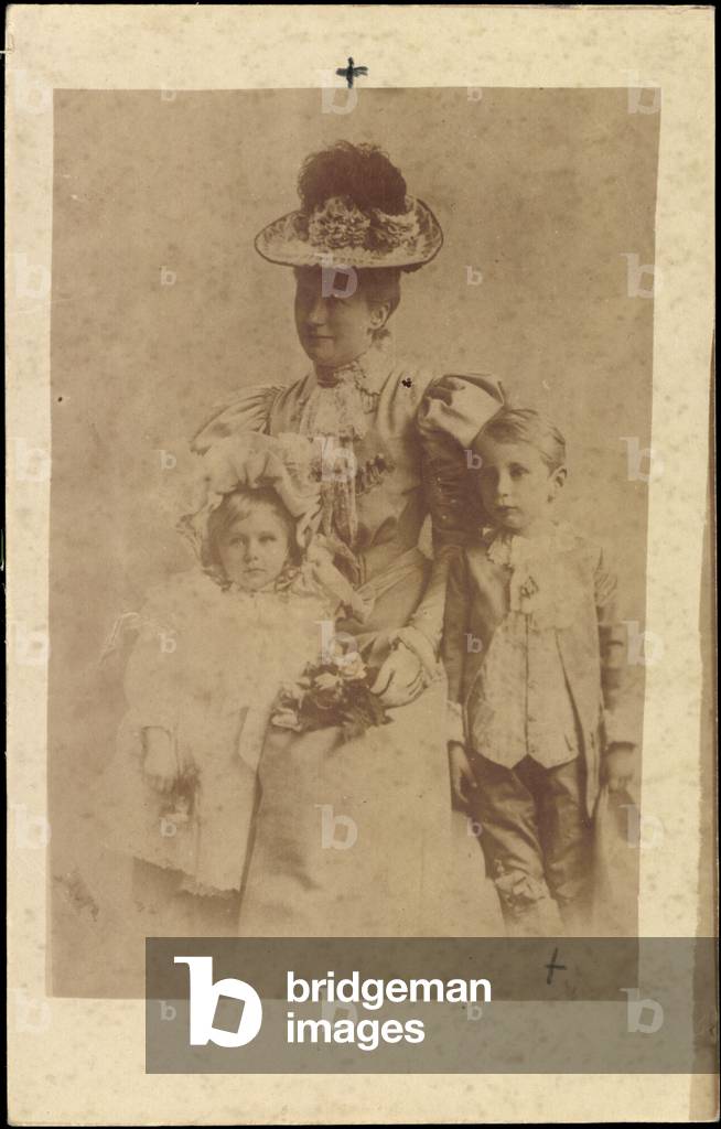 Foto Ak Kaiserin Auguste Viktoria, Joachim Franz Humbert, Viktoria Luise  (b/w photo)