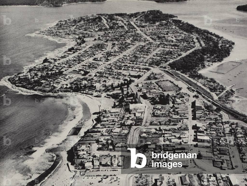 Bild von Fotografie "Sydney aus der Luft: Cronulla und Eingang zu Port Hacking (s/w Foto)" 1901 von Frank Hurl
