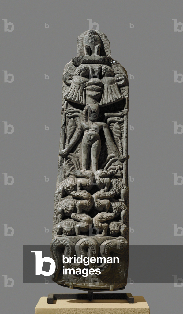 Stele raffigurante il Dio Horus in piedi sui coccodrilli ...