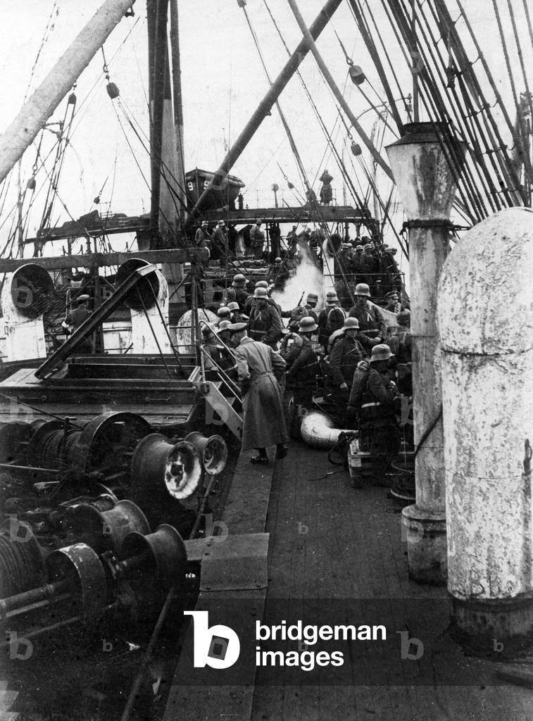 "Occupation of Ösel" 1917, b/w