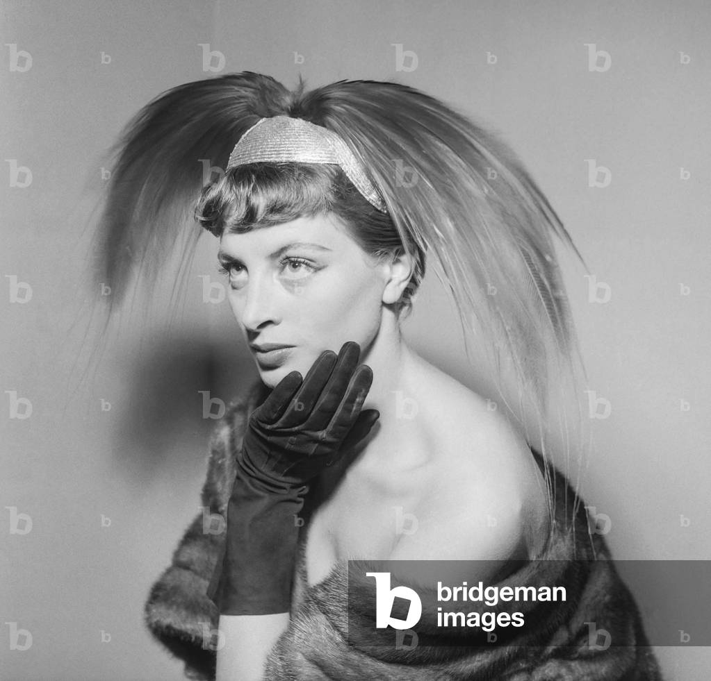 Bild von Fotografie "Hut von Rose Valois" 1951, b/w
