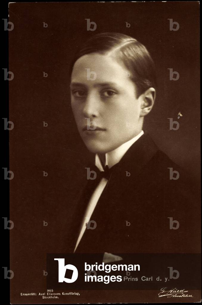 Ak Prins Carl d.y., Prince Charles of Sweden, portrait, suit (b/w photo)