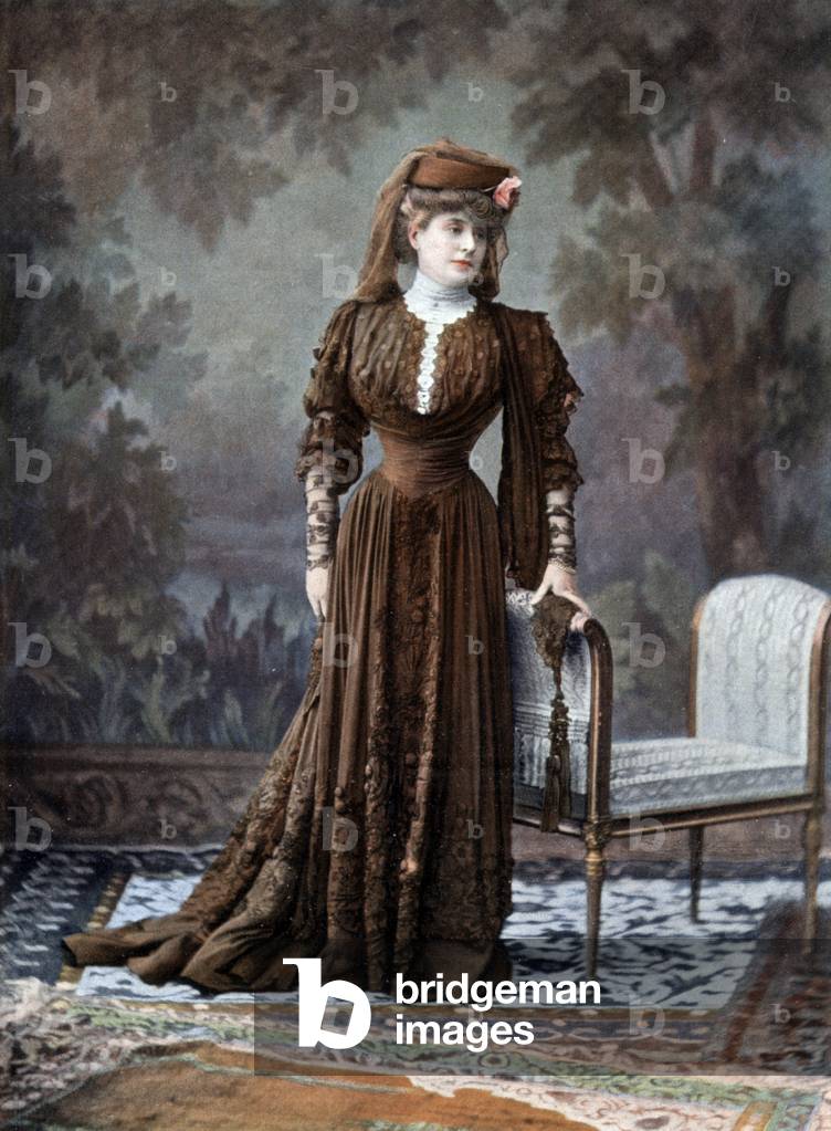 Bild von Druck "Julia Bartet als Duchesse de Chailles im Stück "LeDuel" an der Comedie Francaise" 1941 von Pau