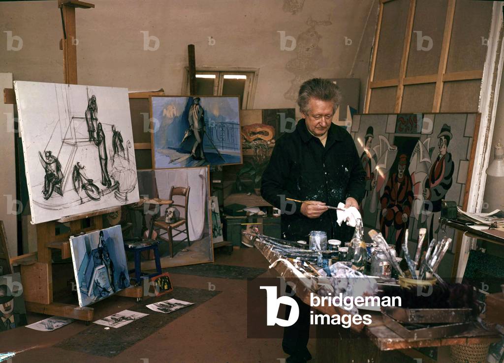 Immagine di Fotografia "Il pittore francese Jean Helion (1904-1987) nel suo studio" di Jean Helion