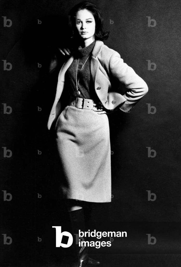 Bottes de pull de jupe de modèle de veste, 1960 (photo n/b)