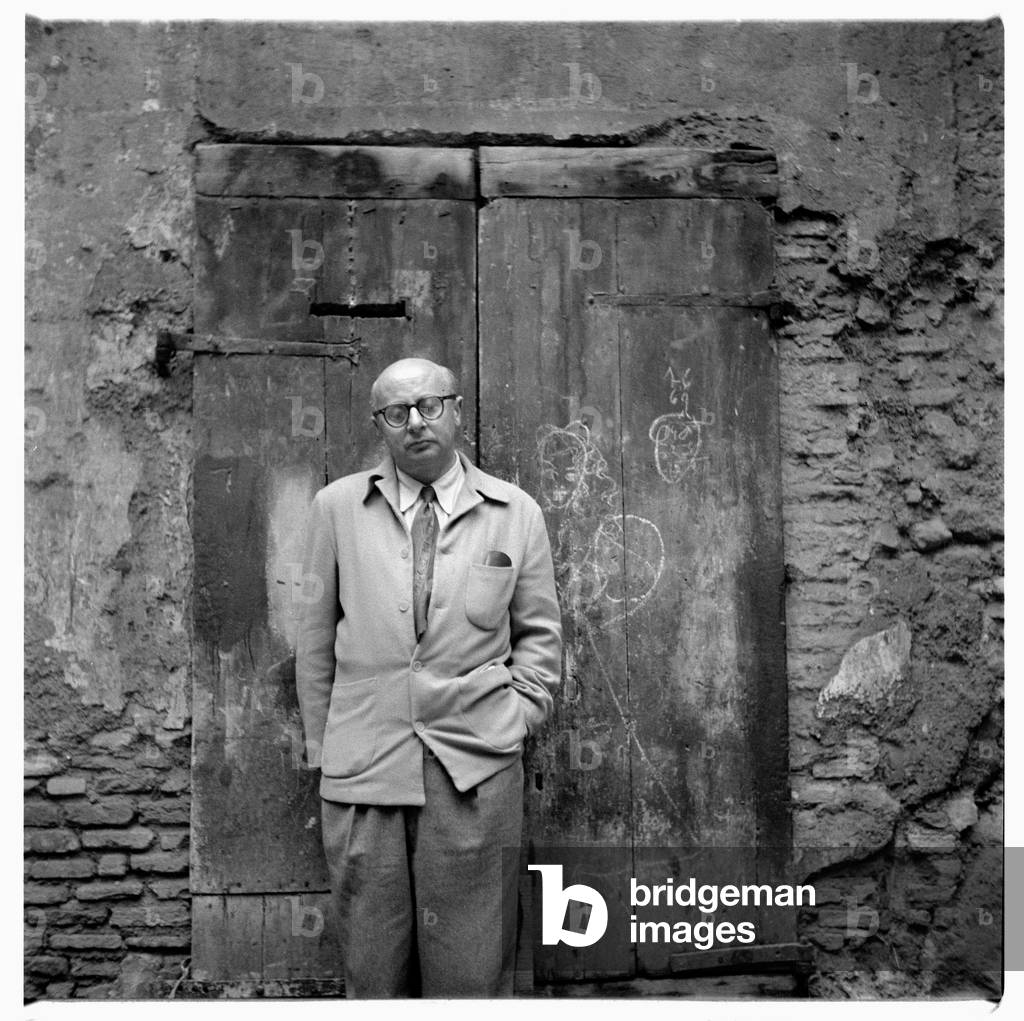 Image of Photography depicting Eugene Berman in Italy 1955 by John Deakin, b/w