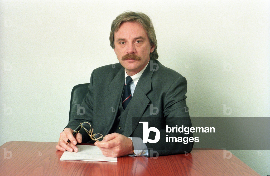 Image de Photographie représentant Knut Wehner (LTU) lors d'une séance photo dans son bureau à Düsseldorf... 1