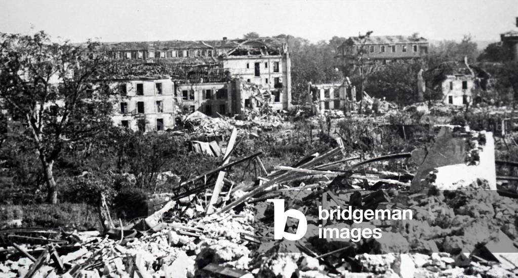 "Die Zerstörung von Saint-Cyr während des Zweiten Weltkriegs" 1901, b/w