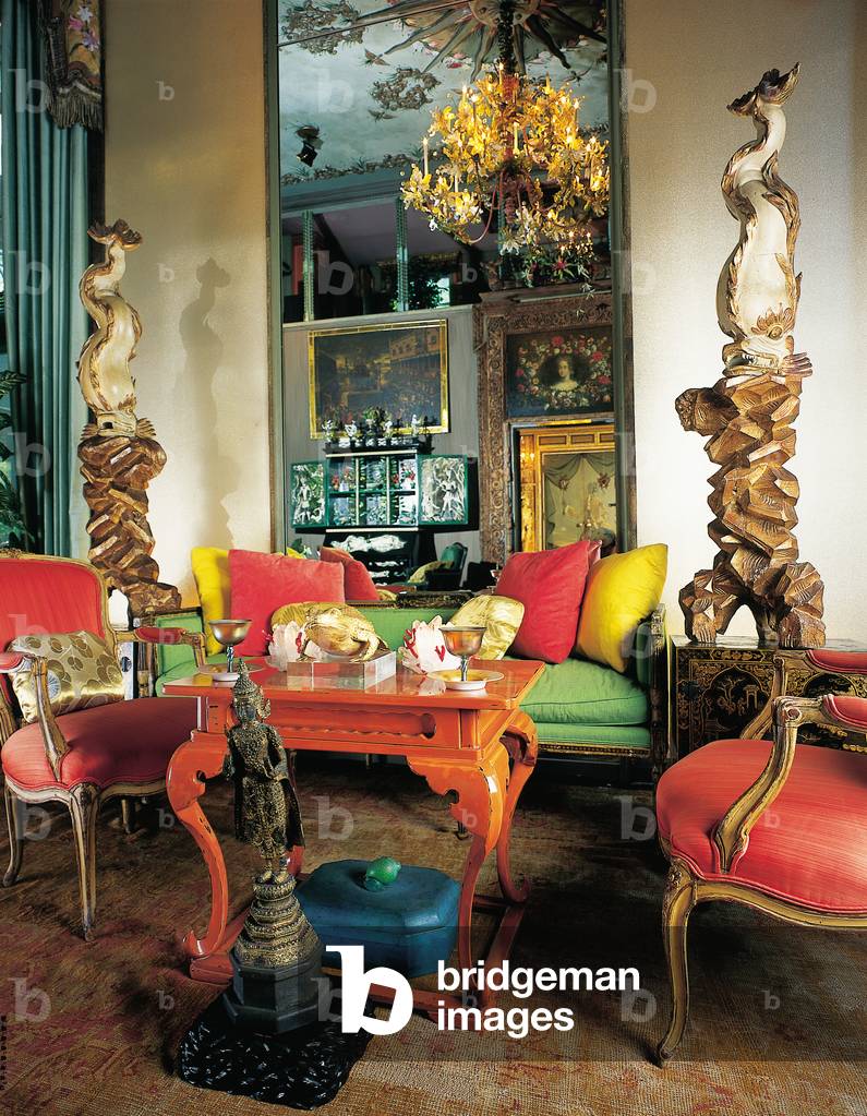 Ein Paar Delfine im italienischen Barock-Stil (mehrfarbig bemalt & paketvergoldetes Holz)