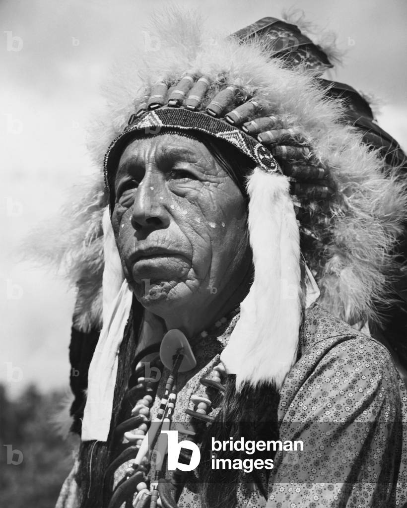 Bild von Fotografie "Nahaufnahme eines Sioux-Mannes", b/w
