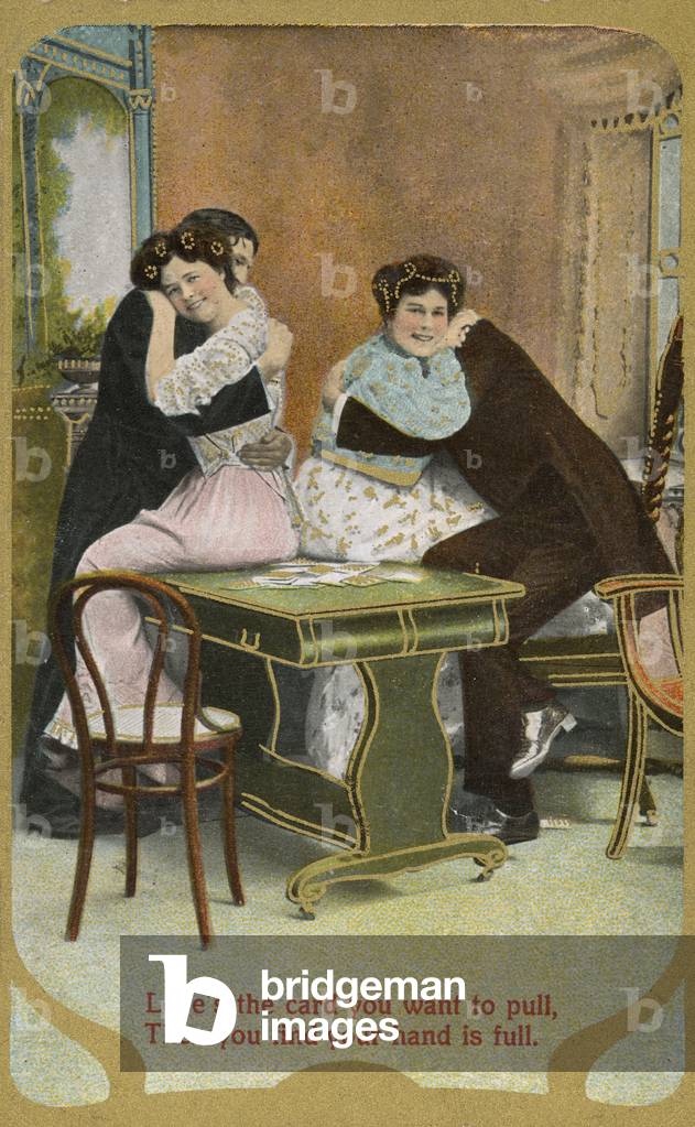 Due coppie che si coccolano (foto a colori)