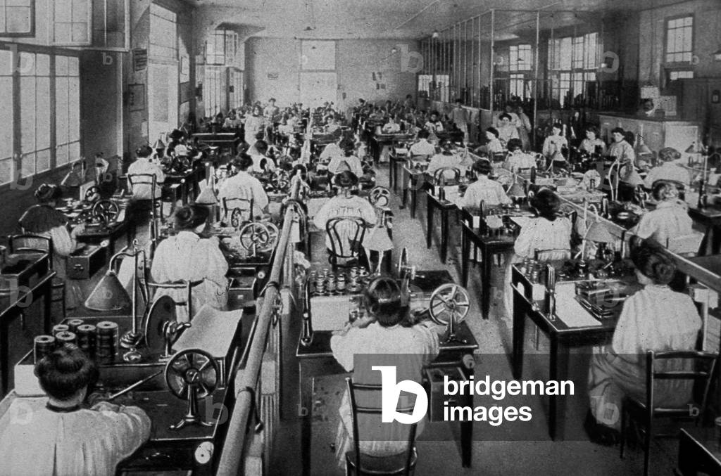 Immagine di Fotografia "Fabbriche di Joinville il ponte c.1911 verifica officina" 1911, b/w