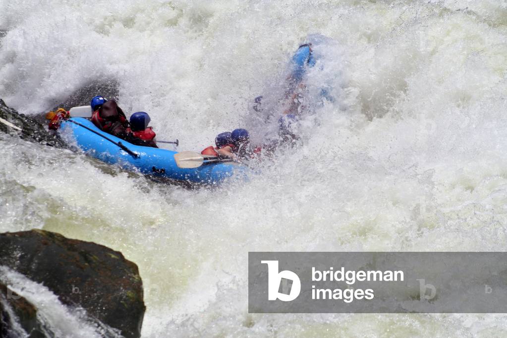 Image de Photographie représentant Aventure de rafting en eau vive sur le fleuve Zambèze 2006 par Catherine Sh