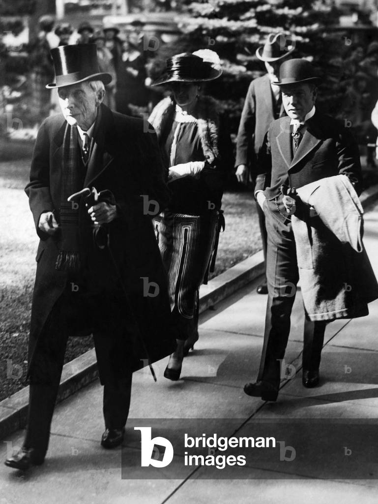 John D. Rockefeller (left), daughter inlaw Abby Rockefeller (second