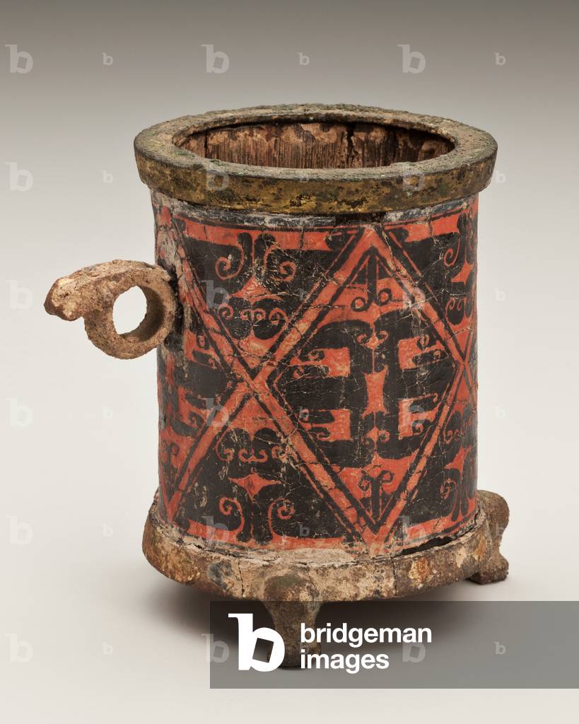 Lackbecher mit Griff, 300 BCE - 200 BCE (Lack auf Bambus, rot, schwarz lackiert)