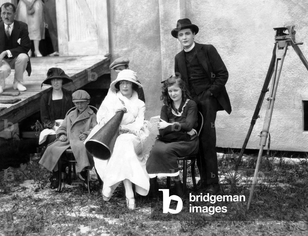 Image of La rose blanche DIE WEISSE ROSE, Besucher John McLean, (in