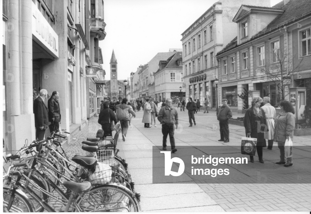 Bild von Fotografie "Potsdam" 1993 von Peter Sengpiehl