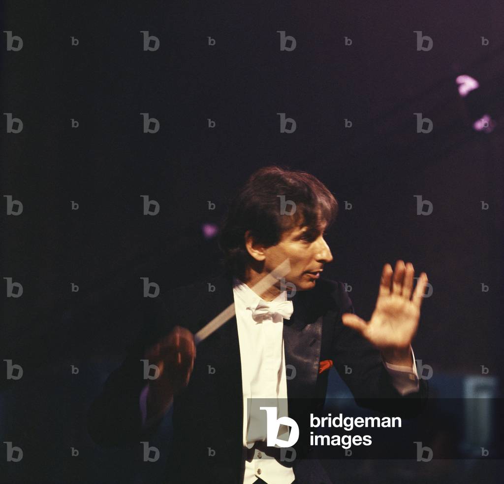 Michael Tilson Thomas dirige en 1993 par David Farrell