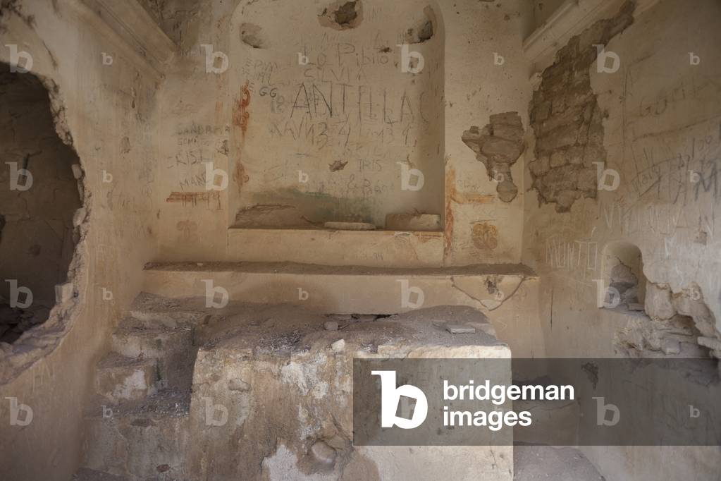 Castle (Castell de Montmagastre). The church. Interior. A chapel. Ruins.