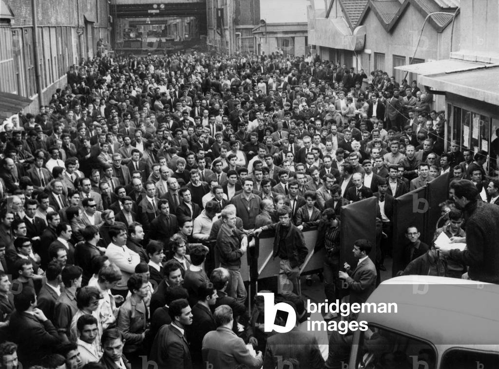 Immagine di Fotografia "Sciopero alla Citroen Car Factory a Parigi il 13 giugno 1968 (foto in b/n)" 1968, b/w