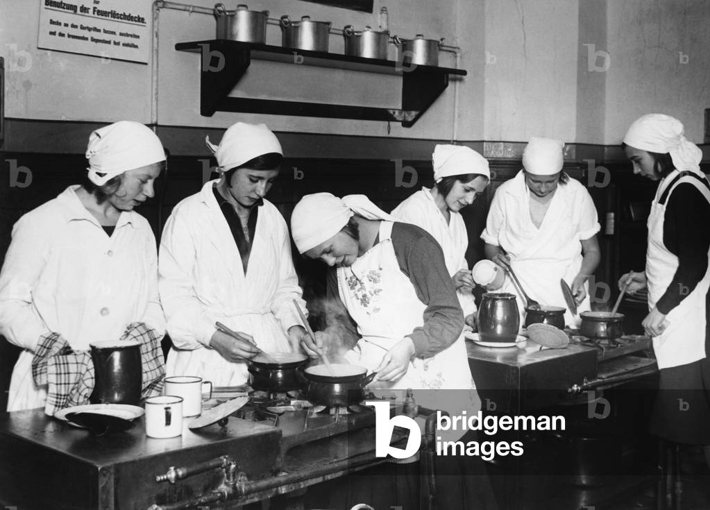 Scuola di cucina, 1932