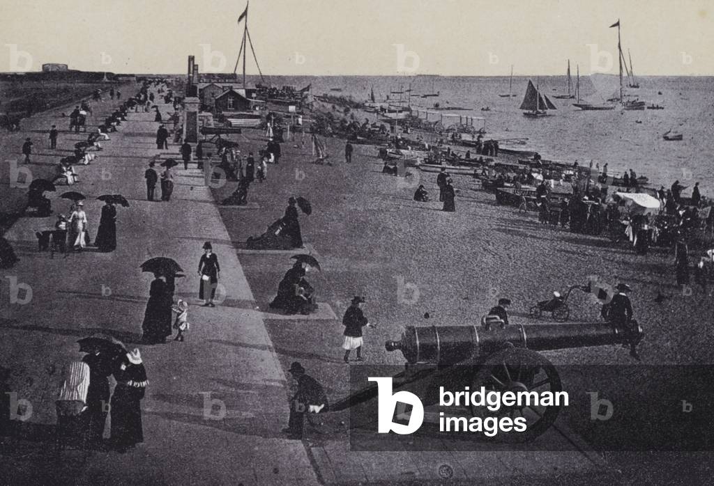 Bild von Fotografie "Southsea Beach (s/w Foto)" von English Photographer