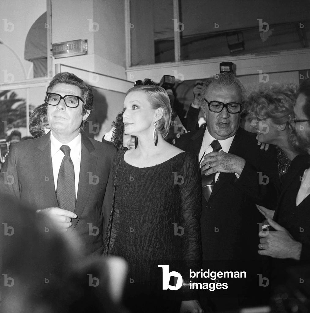 Marcello Mastroianni, Anna Prucnal, Federico Fellini al Festival di Cannes 21 maggio 1980 (foto b/n)